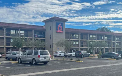 Photo 2 - STUDIO 6 Victorville Green Tree Blvd