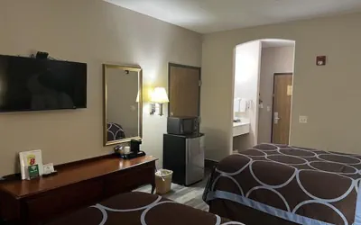 Photo 4 - Hotel Piney Woods