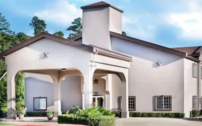 Hotel Piney Woods