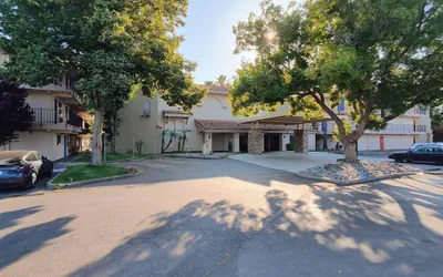 Photo 2 - Rodeway Inn & Suites Rancho Cordova - Folsom