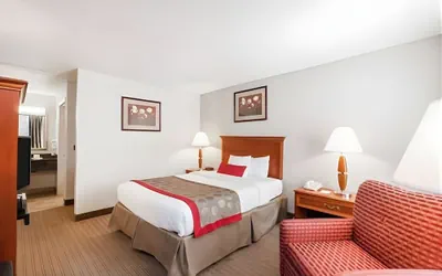 Photo 3 - Iberia House & Suites