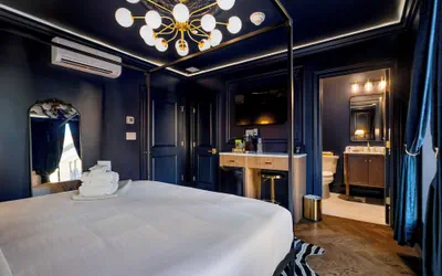 Photo 4 - The Highliner Hotel