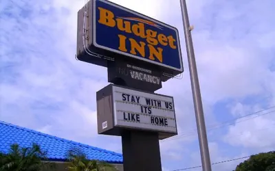 Photo 2 - Budget inn