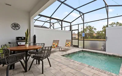 Photo 5 - Upstay-luxury 3BR Home w Private Pool & Games Room