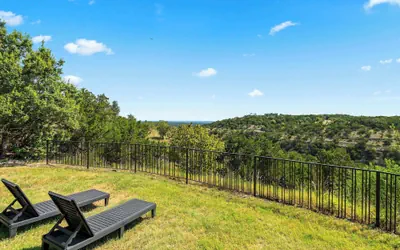 Photo 4 - Luxury Hilltop Villa With Hot Tub & Scenic Views