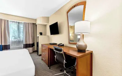 Photo 5 - Aurora Inn