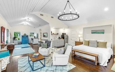Photo 3 - Jubilee Suites Boutique B&B