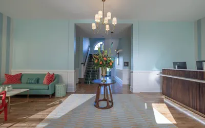 Photo 3 - The Laurel Hotel