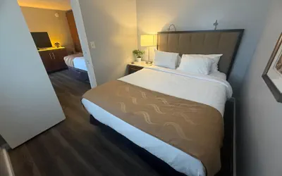 Photo 4 - Naval Suites By FairBridge