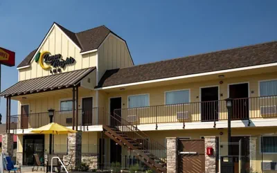Photo 2 - Lemon Heights Inn