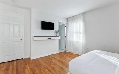 Photo 4 - Luxury NYC Home Game Room Free Parking