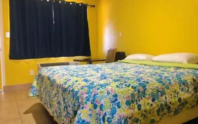 Photo 2 - Commodore motel
