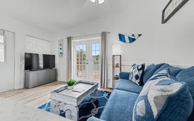 Waterway Vista Suite Pet Friendly Boat Dock