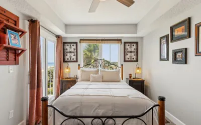 Photo 4 - Vintage Ocean View Paradise - 1BR - Beachfront