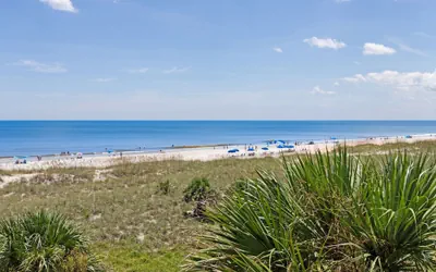 Photo 2 - Vintage Ocean View Paradise - 1BR - Beachfront