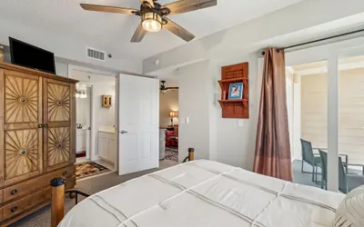 Photo 5 - Vintage Ocean View Paradise - 1BR - Beachfront