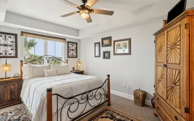 Photo 3 - Vintage Ocean View Paradise - 1BR - Beachfront