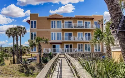 Vintage Ocean View Paradise - 1BR - Beachfront