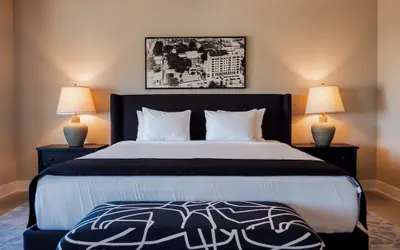 Photo 3 - The Markham Hotel