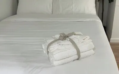 Photo 2 - Luxe 1BR Oasis - Prime NY Stay