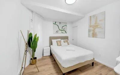 Photo 3 - Uscale 2BR Escape in the Heart of NYC