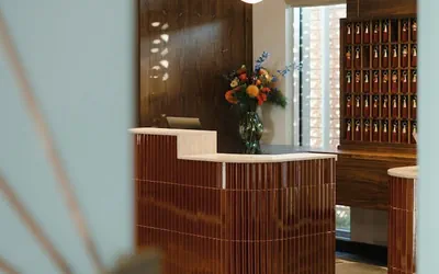 Photo 2 - Caravan Court Hotel
