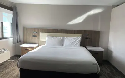 Photo 2 - Sisk Hotel