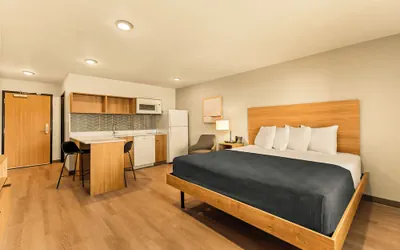 Photo 5 - LivAway Suites Phoenix-Surprise
