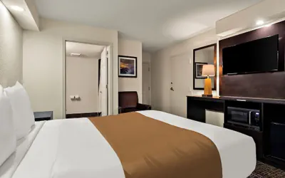 Photo 3 - The Point Hotel