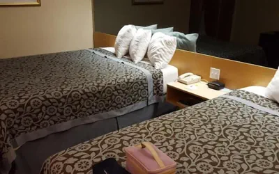 Photo 3 - Sturbridge Plaza Hotel