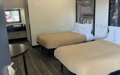 Photo 4 - Economy Suites Fort Smith
