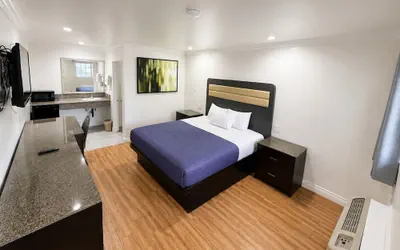 Photo 2 - Bell Resort Motel