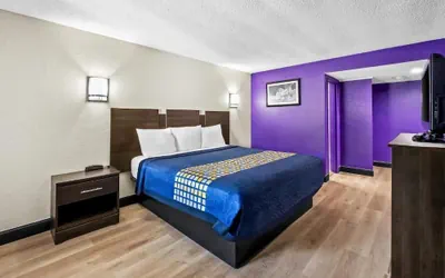 Photo 4 - Red Carpet Inn and Suites