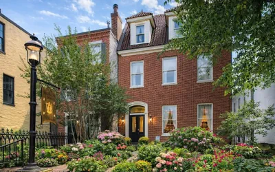 Photo 2 - Rachael's Inner Harbor Boutique Inn