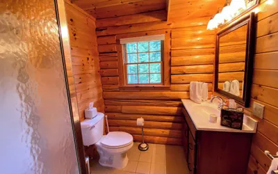 Photo 5 - 40pl Log Cabin With AC in the Heart of the White Mountains, Less Than 10 Minutes From Bretton Woods!
