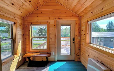 Photo 2 - Bmv8 Tiny Home Topline