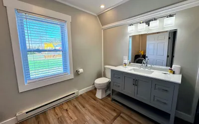 Renovated Farmhouse on Snowmobile Trail With Firepit & Mountain Views, 10 min From Bretton Woods