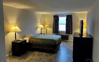 Photo 3 - Economy Inn of Reading
