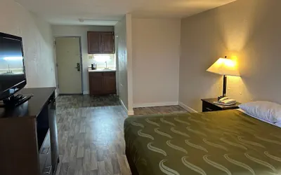 Photo 4 - Economy Inn of Reading