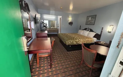 Photo 3 - TRAVEL INN