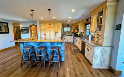 Photo 5 - MM1 Luxury Home, Walk to Mount Washington Hotel! AC, Heated Floor, Stunning Views Pool Gym!