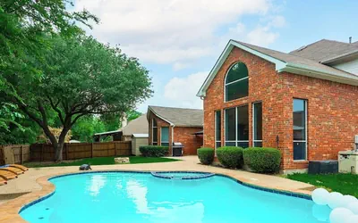 Captivating 6BR 3B Home With Pool & Fire Pit