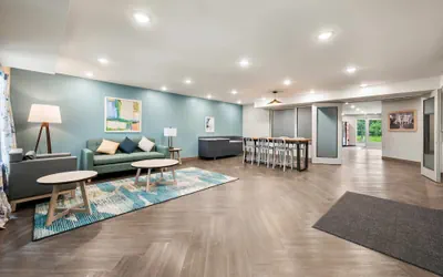Photo 3 - Woodspring Suites Baton Rouge Airport