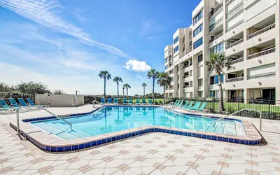 Photo 2 - Condo With Shared Pool, Beach Access and Spectacular Atlantic Ocean Views