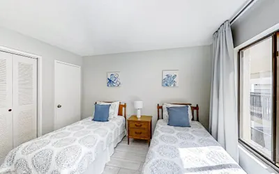 Photo 5 - Condo With Shared Pool, Beach Access and Spectacular Atlantic Ocean Views