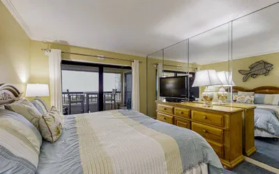 Photo 4 - Oceanfront Condo With Pool & Tennis - Balcony, AC, Wifi & Washer/dryer