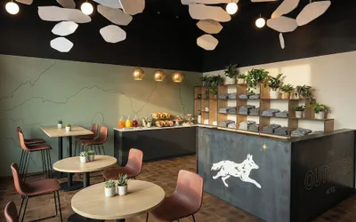 Photo 3 - The Outrider Hotel