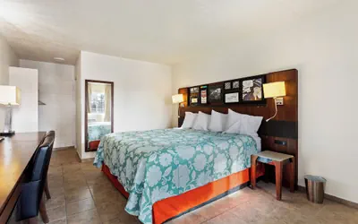 Photo 3 - Temple View Inn Ogden