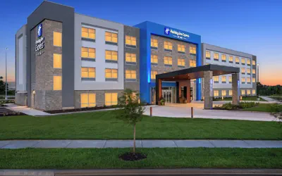 Holiday Inn Express & Suites Overland Park South