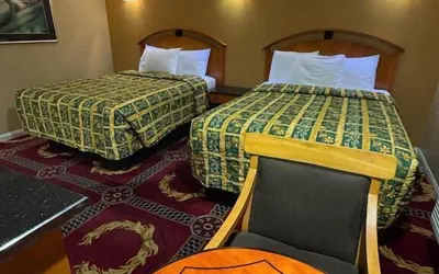 Photo 2 - Sunrise inn